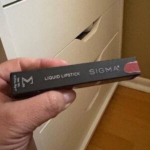 Sigma Beauty Liquid Lipstick - Rich Red